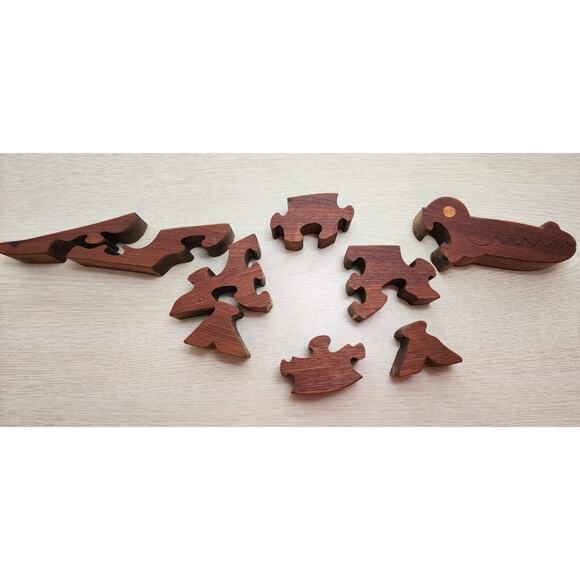 PUZZLE-ALLIGATOR-Hand Made-Wood-3-D-Shelf Decor-Artist Signed - Picture 4 of 10